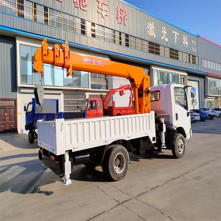 磴口县三轮随车吊定制 农用改装机自备吊中瑞长期出售