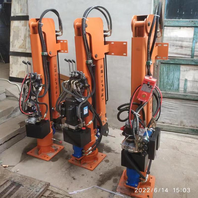 磴口县重汽蓝牌随车吊 3.2吨 国六动力强 液压驱动 农用自卸起重机